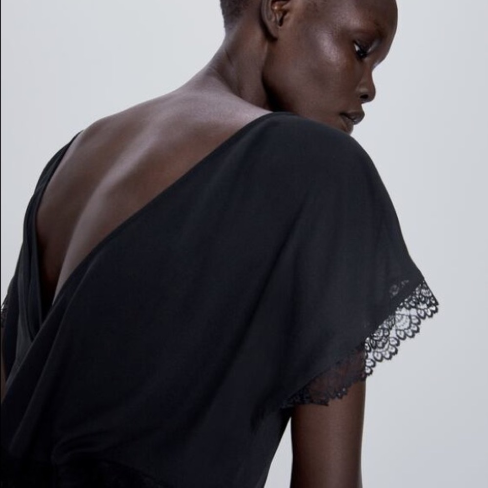 Black elegant top